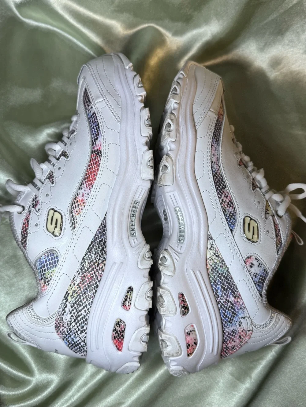 Skechers D'Lites White Sneakers with Rainbow Snakeskin Accent size 10